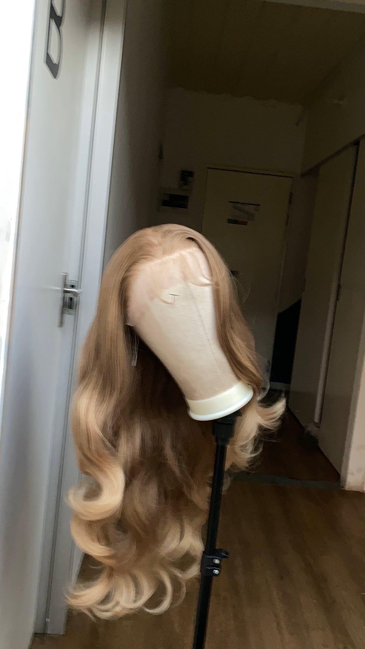 Bey blonde loose curl