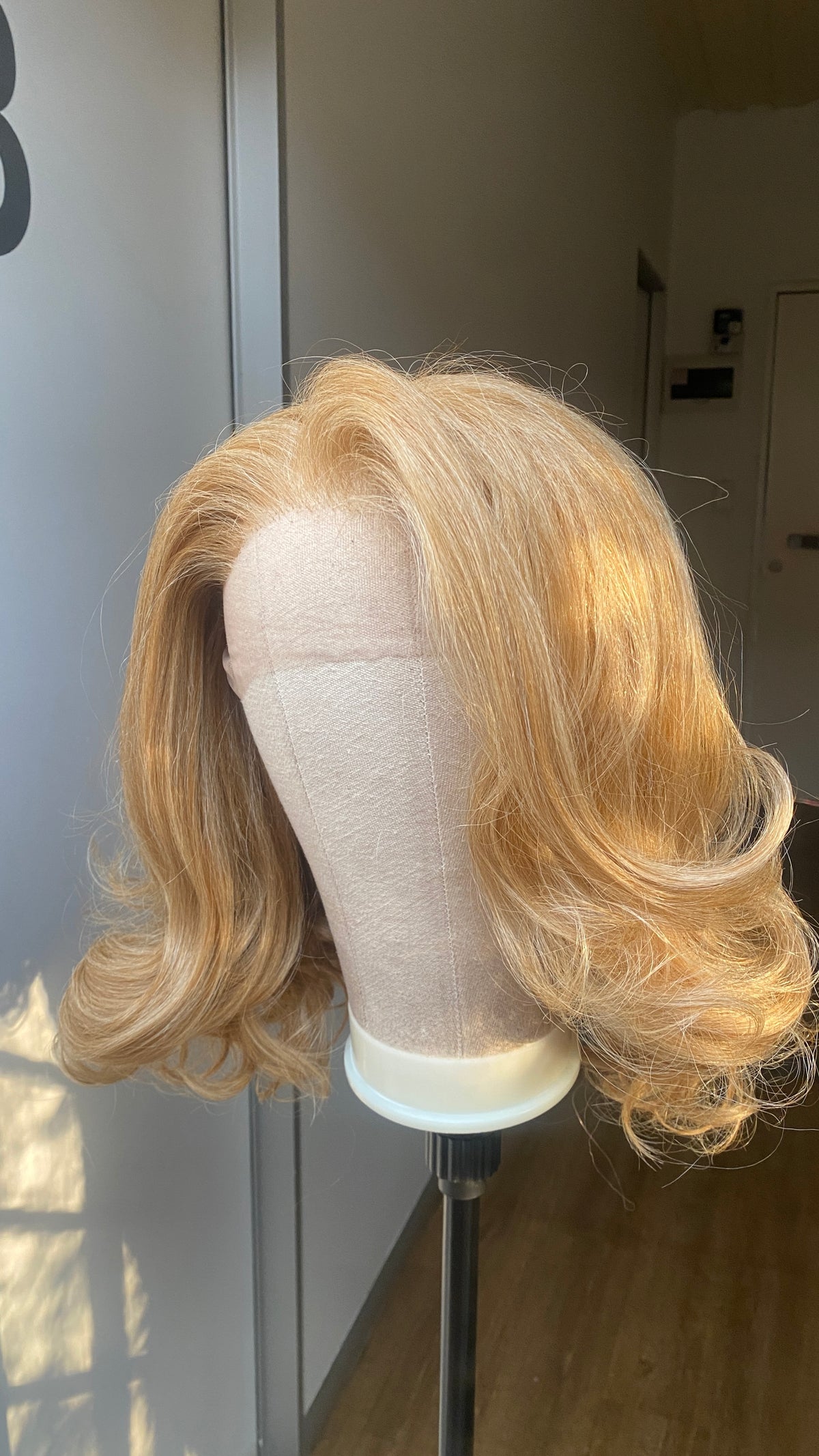 Ms Monroe 90s Hollywood bob