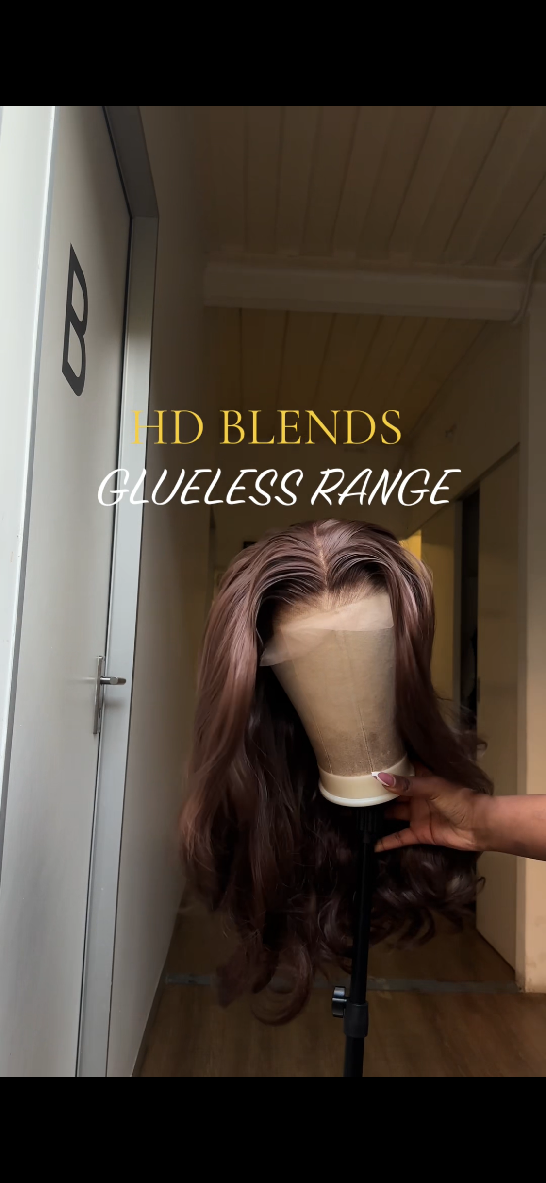 Glueless Bri