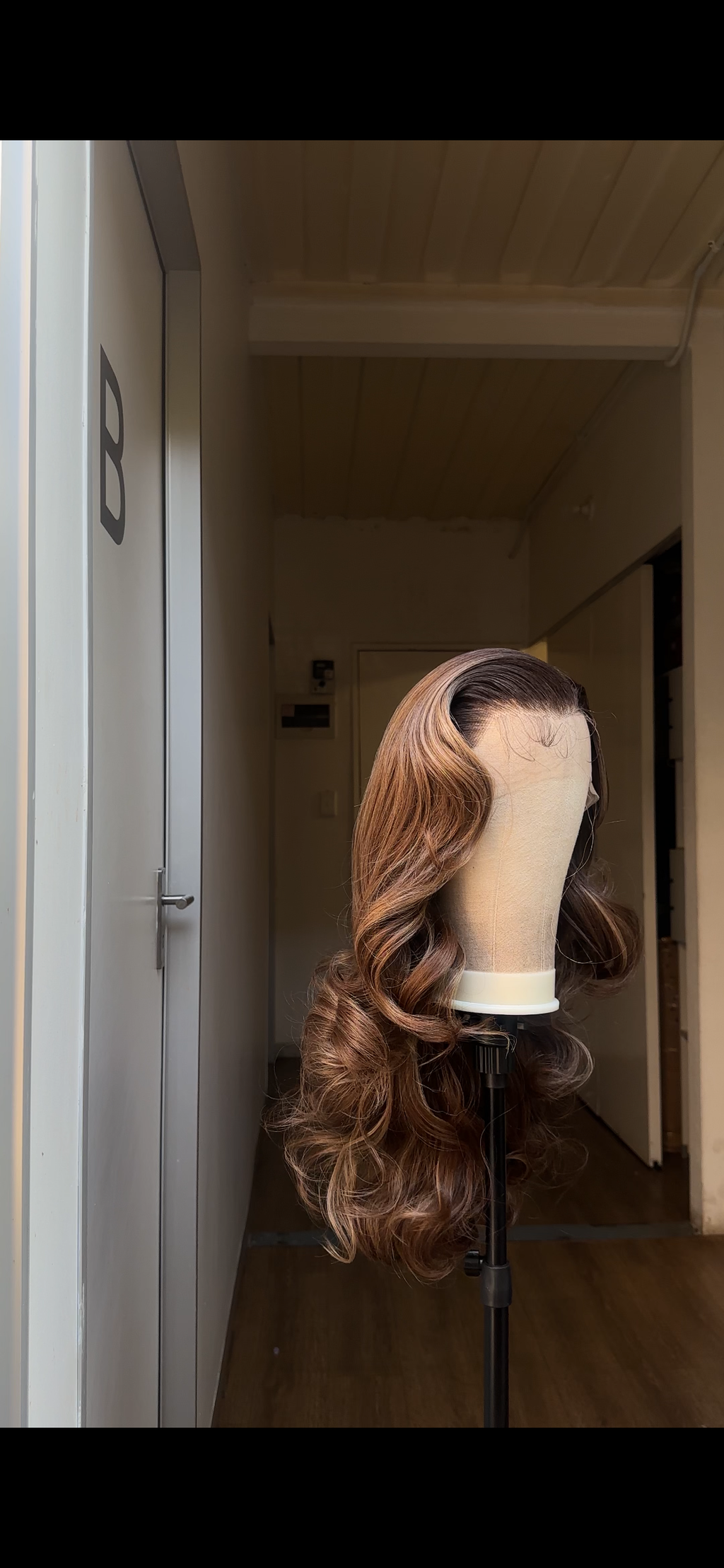 Caramel ombré futura curls