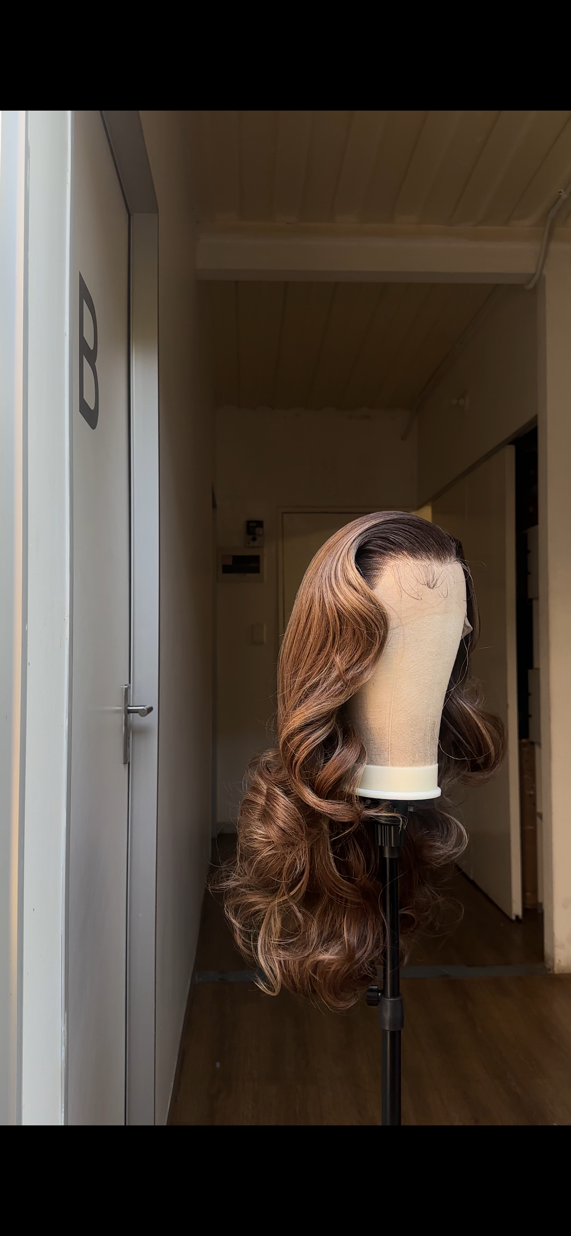 Caramel ombré futura curls